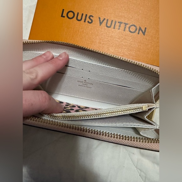 Wallet - Picture 1 of 4